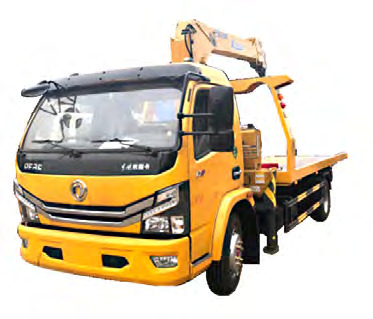 DONGFENG 5 tons 4x2 wrecker truck with crane