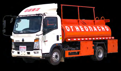 HOWO 5000 liters oil tank truck