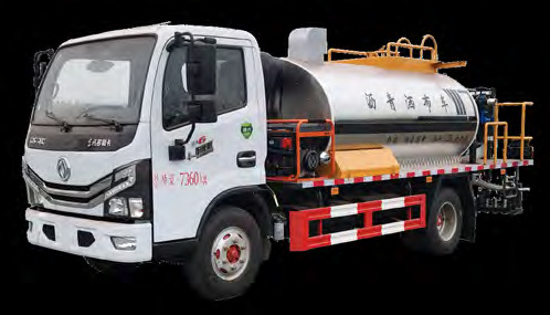DONG FENG 4000L Asphalt distributor truck